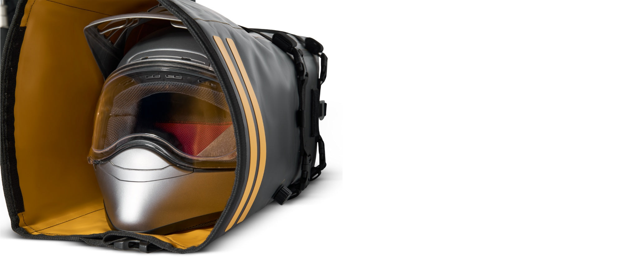 Ragnarok 30l motorbike backpack hold a helmet