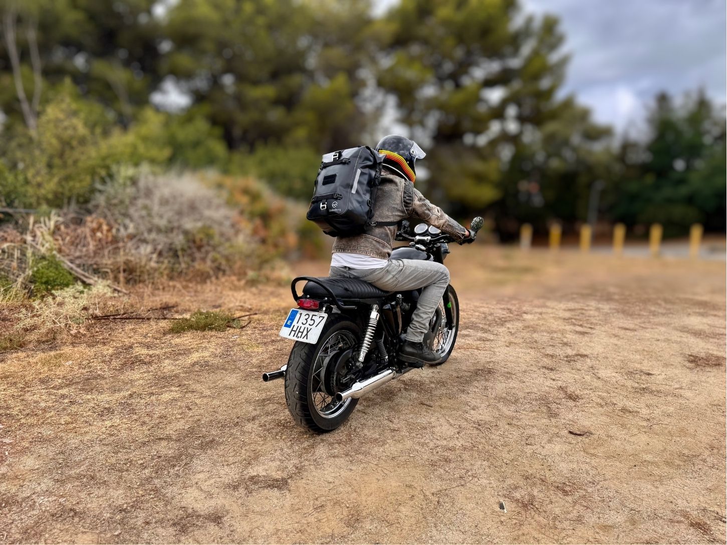The ragnarok 30l can be converted into a waterproof backpack