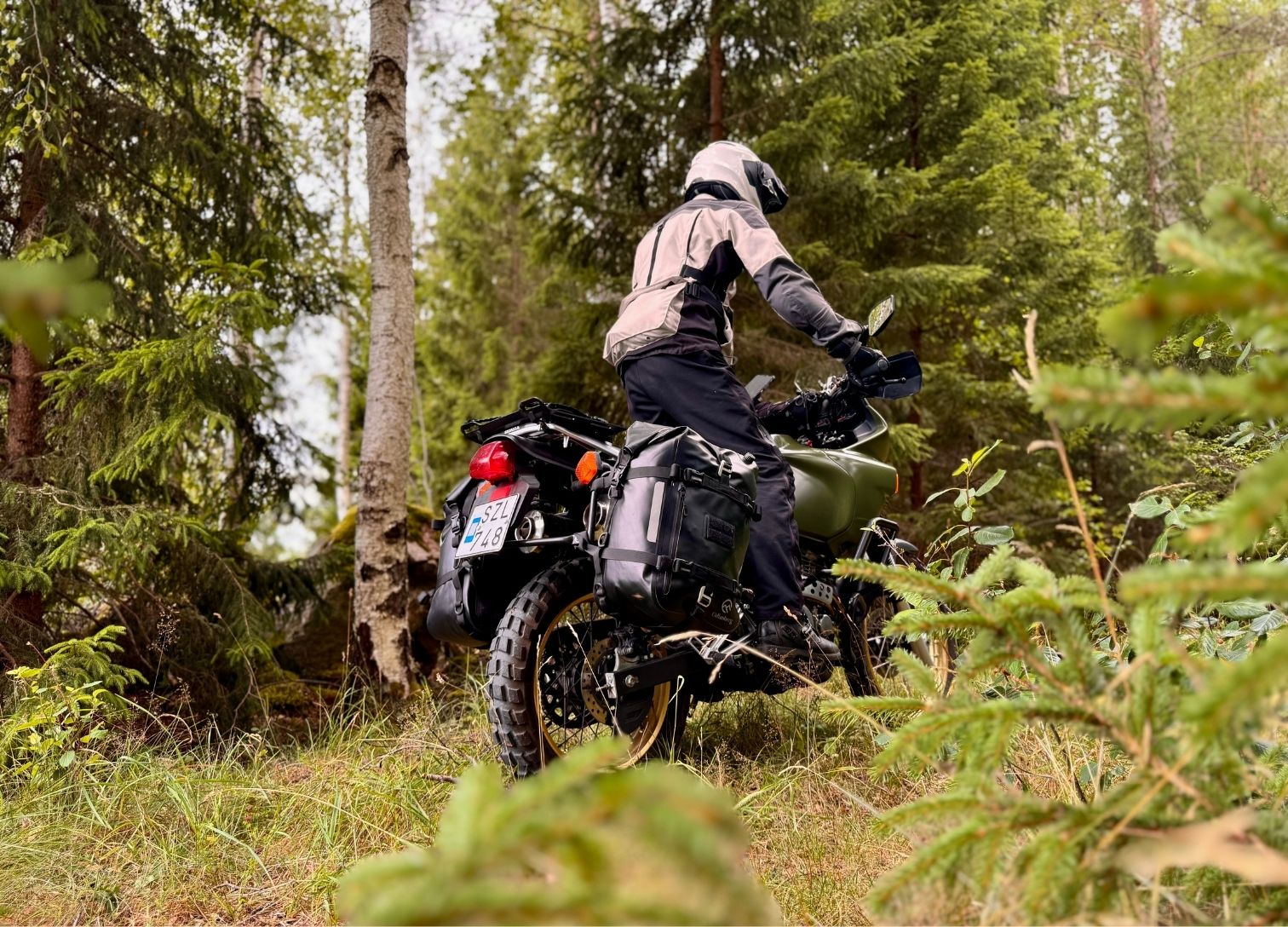 The ragnarok 30l dual sport panniers are designed for off-road riding 